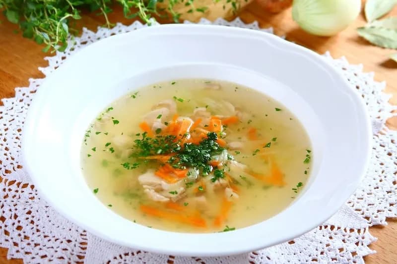Jak zrobić bulion drobiowy - prosty przepis na aromatyczny wywar