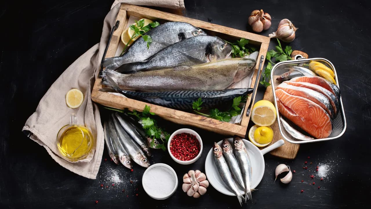 Jakie przyprawy do ryby smażonej, aby wydobyć jej pełny smak?